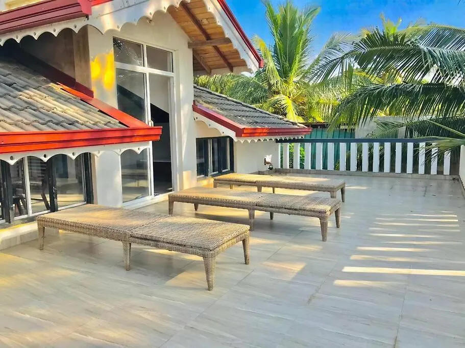 Villa In Waikkal Beach Negombo