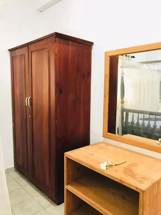 Villa In Waikkal Beach Negombo